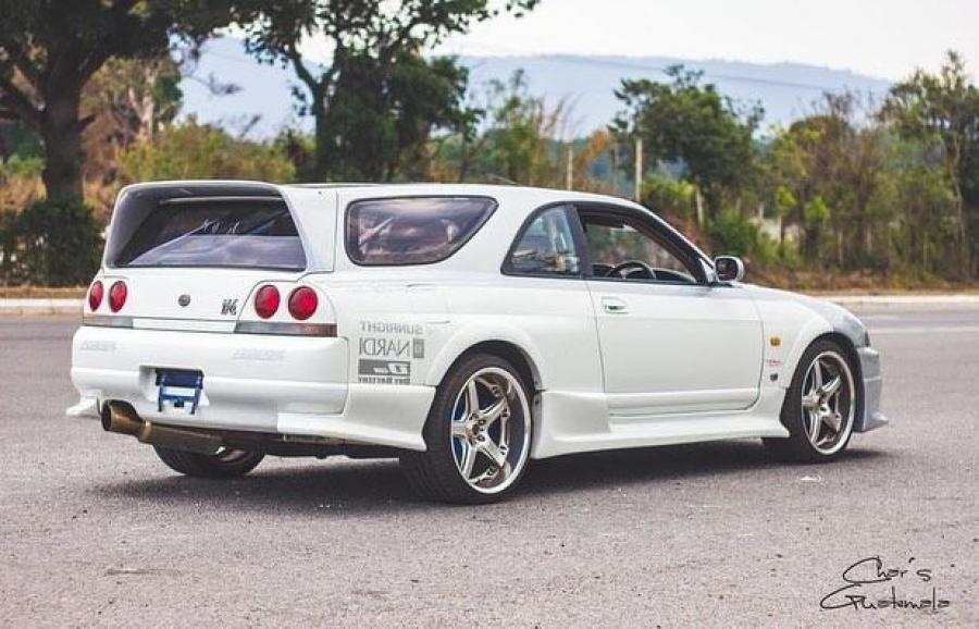  Nissan Skyline GT-R Speedwagon (R33) 1996 года  (фото 10 из 18)